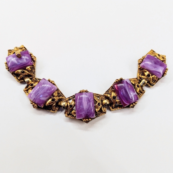 Vintage Purple Lucite Bracelet - Picture 2 of 6